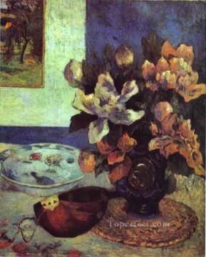 ポール・ゴーギャン Painting - マンドリンのある静物画 ポスト印象派の花 ポール・ゴーギャン